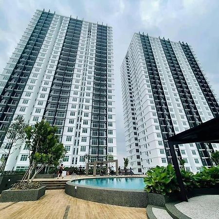 Sks Habitat Terminal Bus Netflix Jchome By Mwm Johor Bahru Kültér fotó