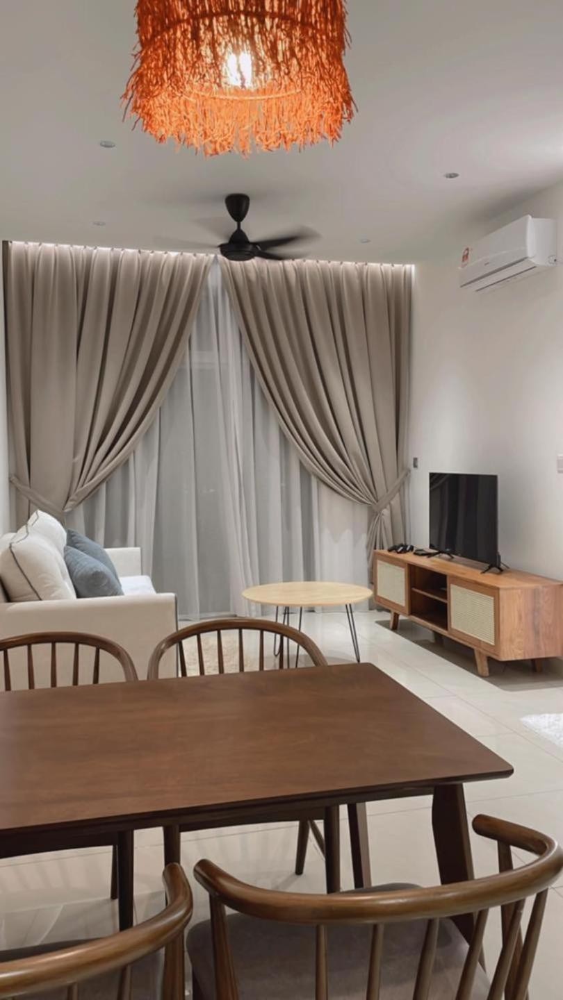 Sks Habitat Terminal Bus Netflix Jchome By Mwm Johor Bahru Kültér fotó